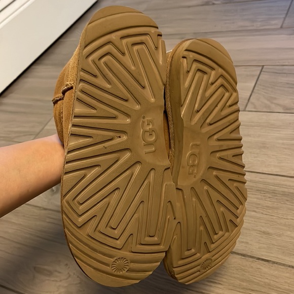 Caramel UGG Boots - Picture 7 of 8